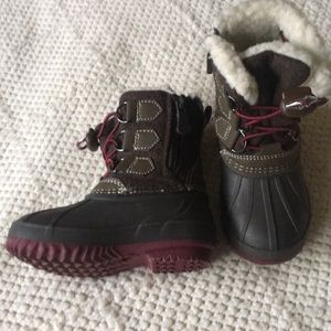 Cat &Jack winter boots zip up &lined